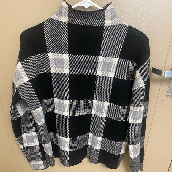Max Studio Black & White Plaid Fleece Mock Turtle Sweater Women's Size Medium - Picture 3 of 6
